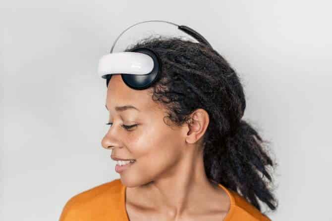 Flow: This headset from a Swedish startup can treat depression, raises €1.34M funding for European rollout