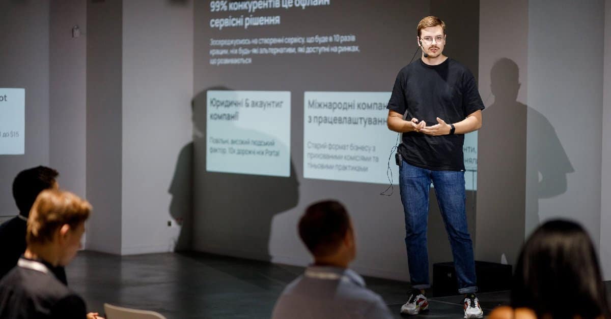 Adriaan Kolff, Maarten van der Kwaak, Paul Veugen, & Marijn Pijnenborg invest in this new HR tech startup