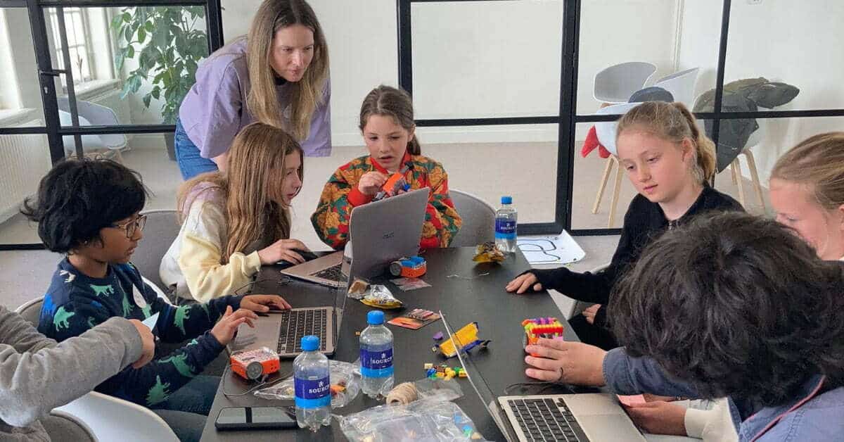 International Girls in ICT Day: green lights for Dutch girls to join tech sector but 'we need more'
