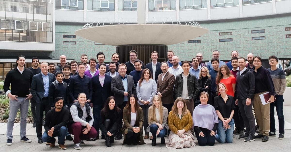 These 8 UK-based fintech startups raised funding in 2021 and are hiring right now
