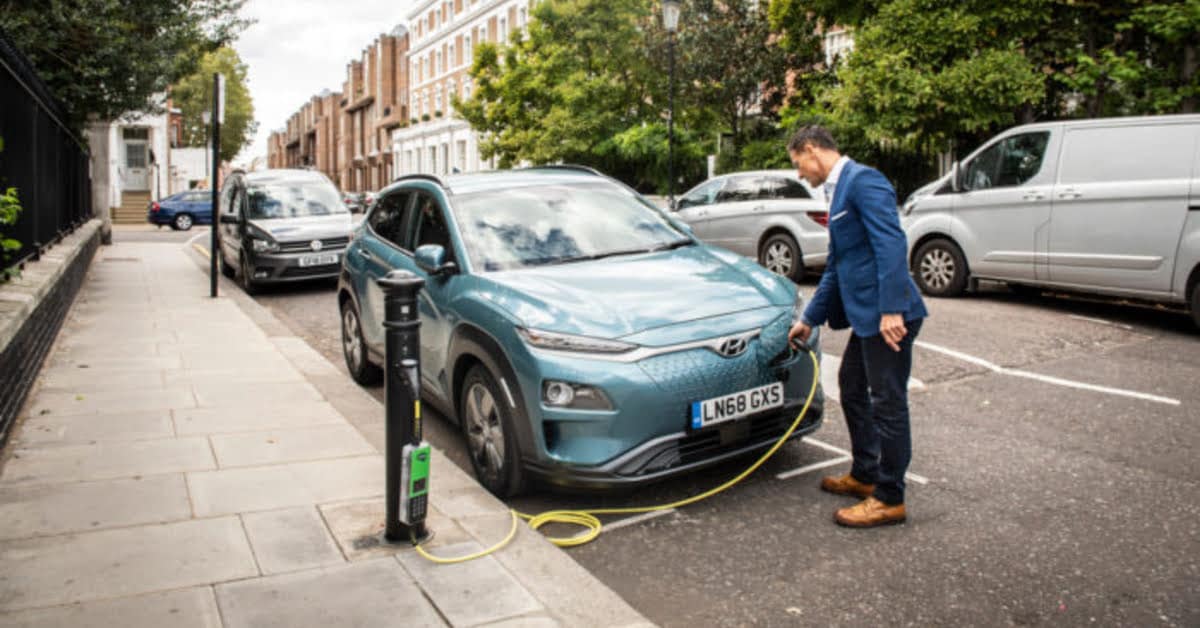 Shell steps up its ‘low-carbon transport’ game; acquires EV charging company ubitricity