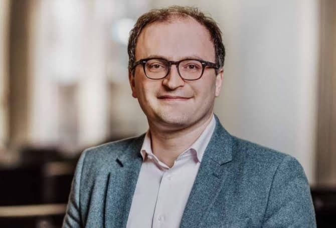PayPal-backed German fintech startup Raisin buys a bank in Frankfurt