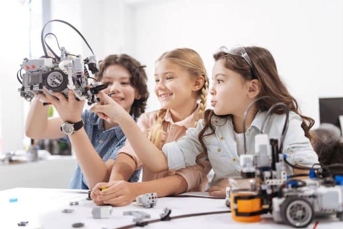These 7 Dutch tech startups are successfully helping the kids and their parents