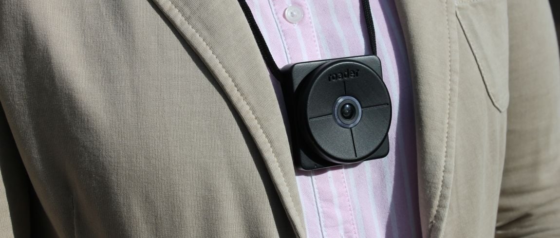 Dutch startup Roader prepares to launch a wearable dashcam that allows “time travel”