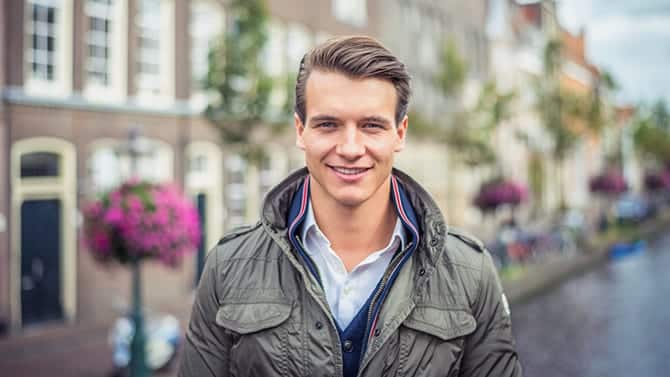 Haagse startup Add my Window maakt van ramen reclameborden