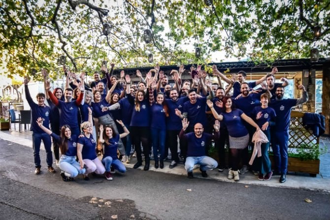 For smart travellers! This Greek travel tech app startup wants to transform the way you travel  starting from airport pickups