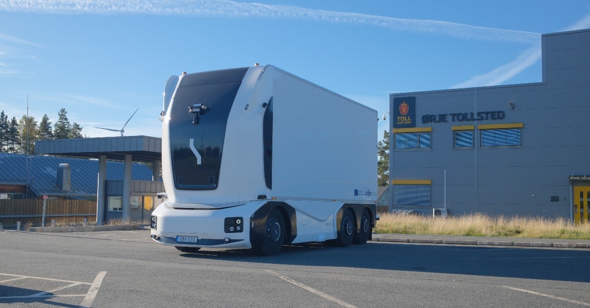 Einride creates history: Company’s electric autonomous vehicle crosses border and clears customs without a driver