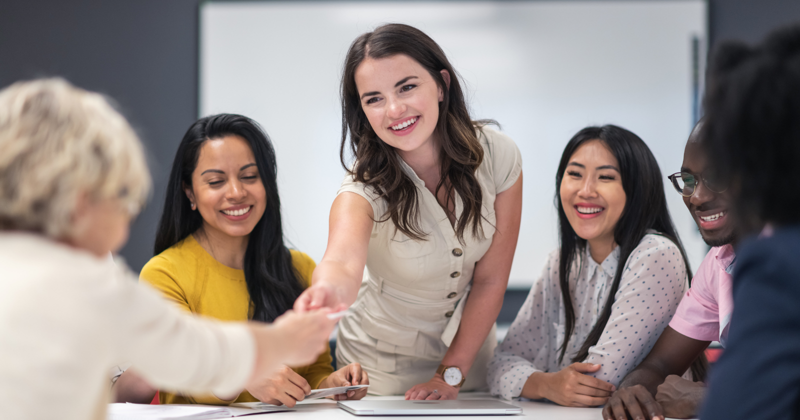 9 conversation habits that can quickly make people respect you more