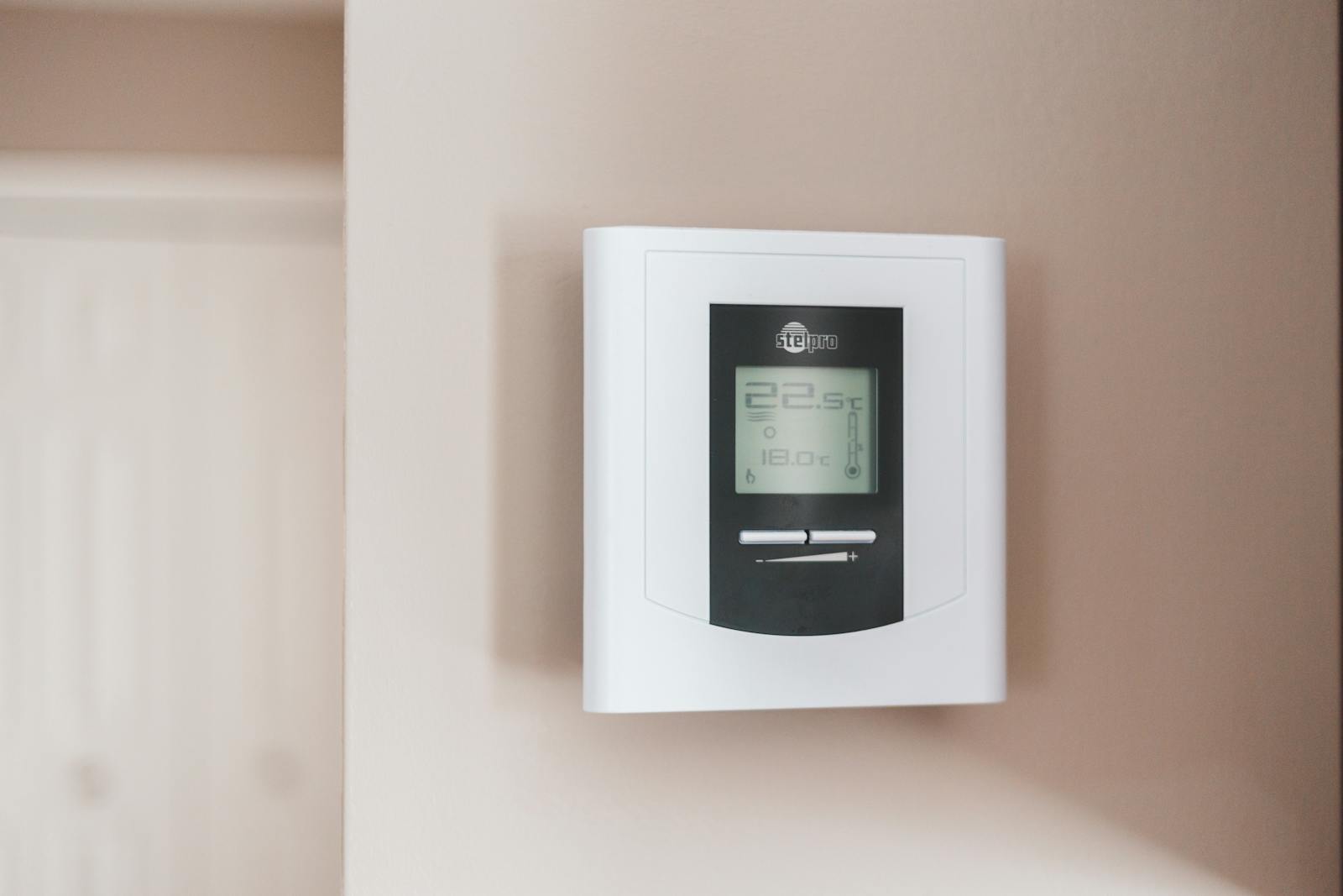 thermostat dial closeup