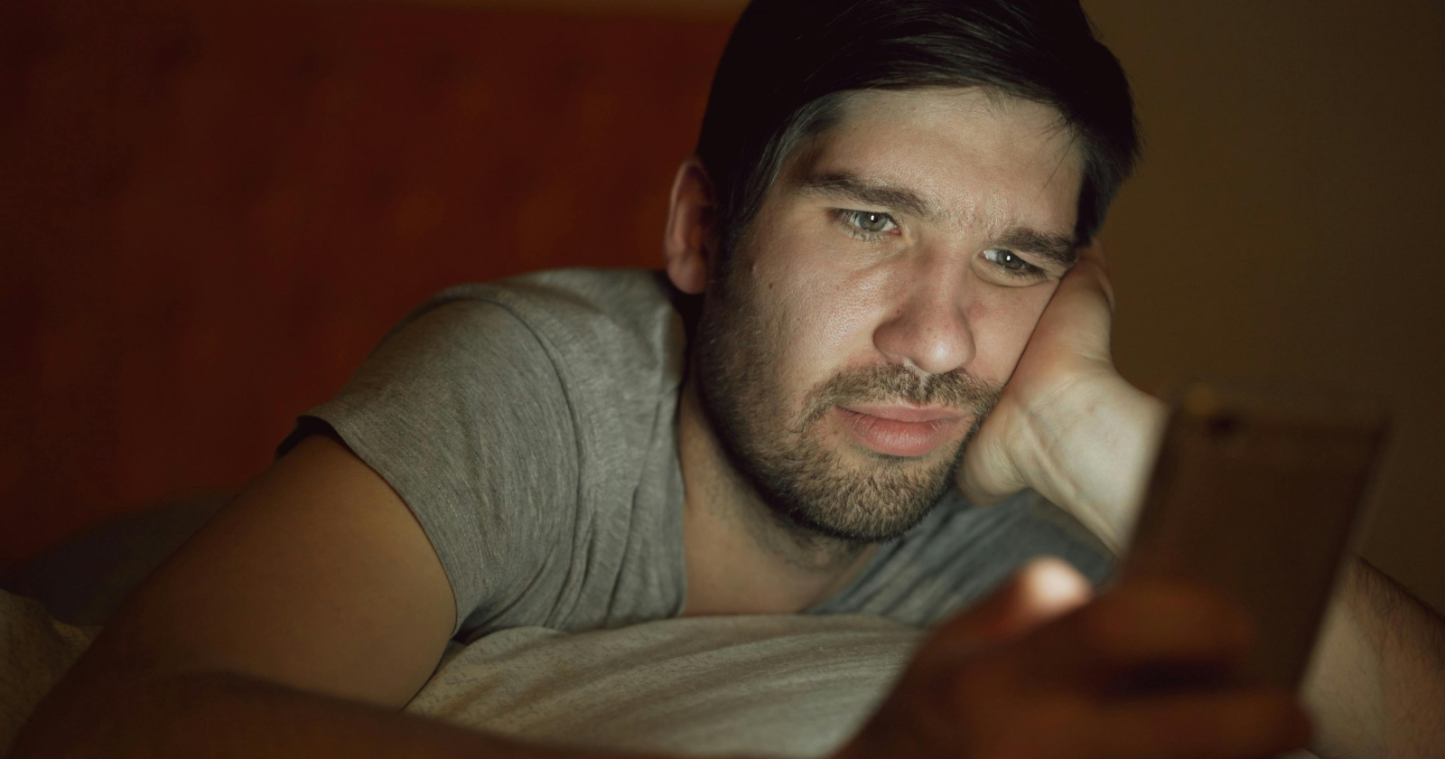 I let my phone die for one entire weekend without telling anyone — and the strange thing wasn't who didn't notice, it was realizing how many of my closest relationships had been running on something closer to maintenance than to actual presence