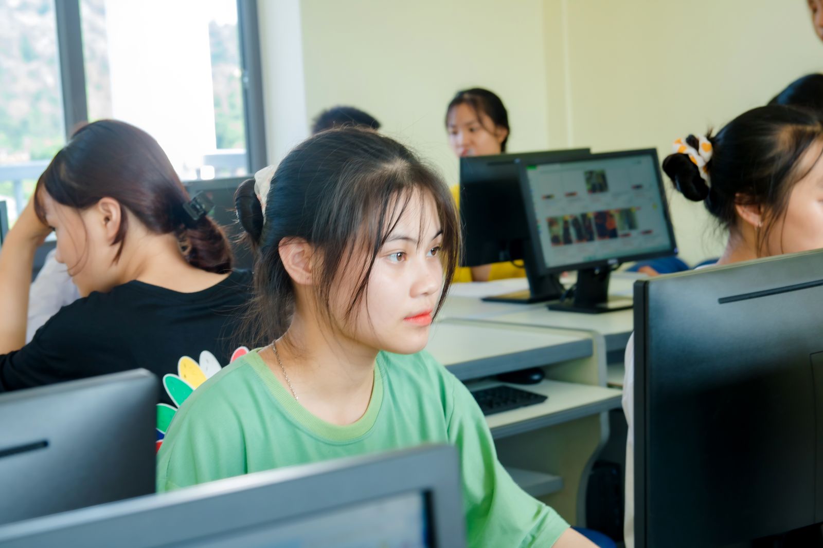 university campus computer lab
