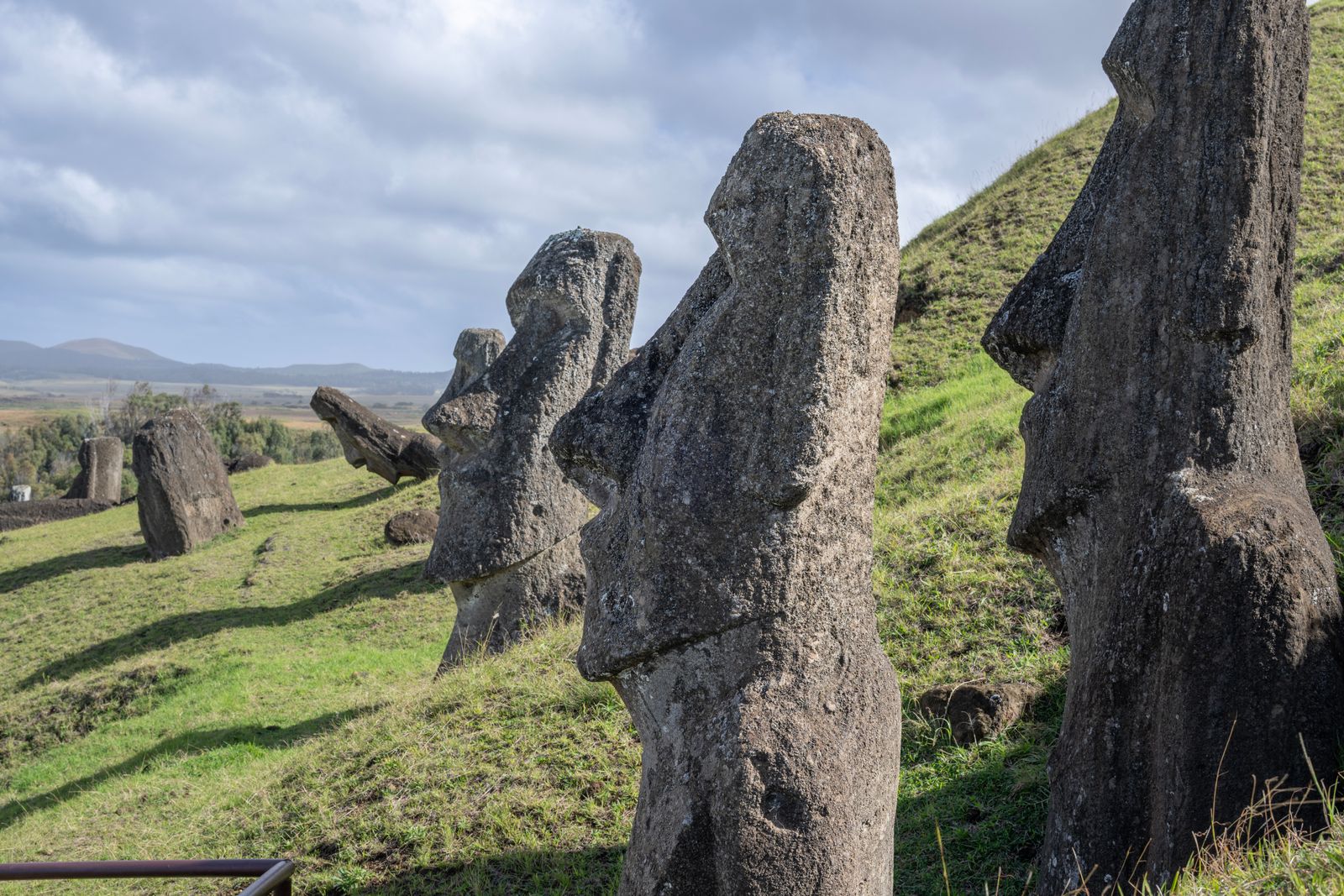 Rapa Nui quarry moai